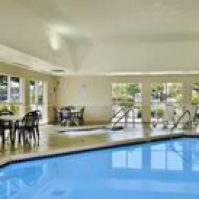 Super 8 By Wyndham Madison South 